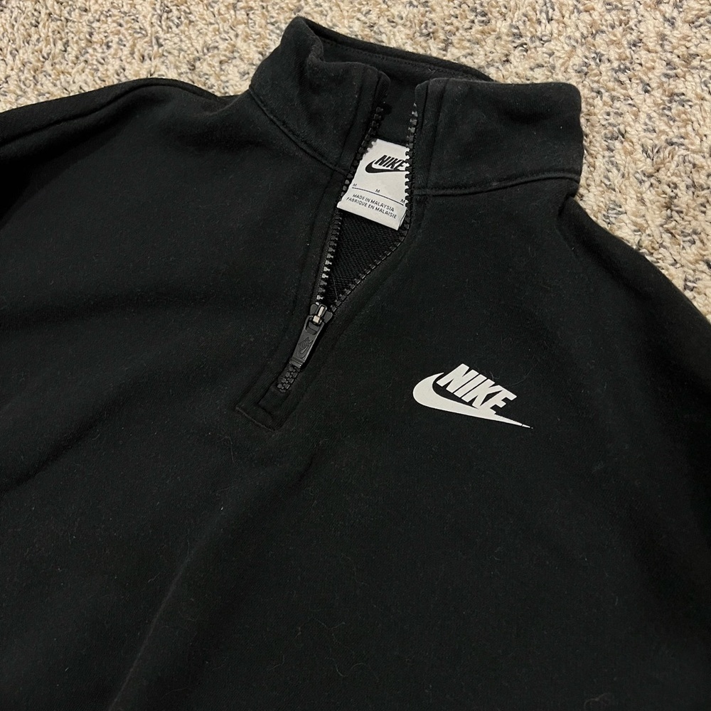 Nike Youth medium cropped black zip in good preowned used condition adult XS - Picture 2 of 3